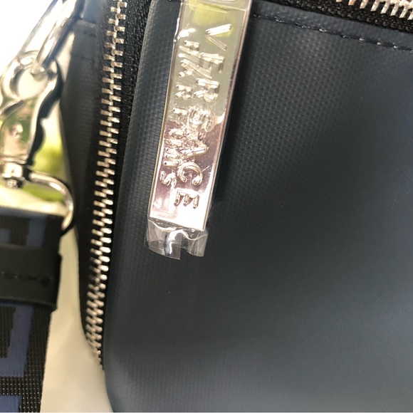 - Versace - Picture 13 of 13